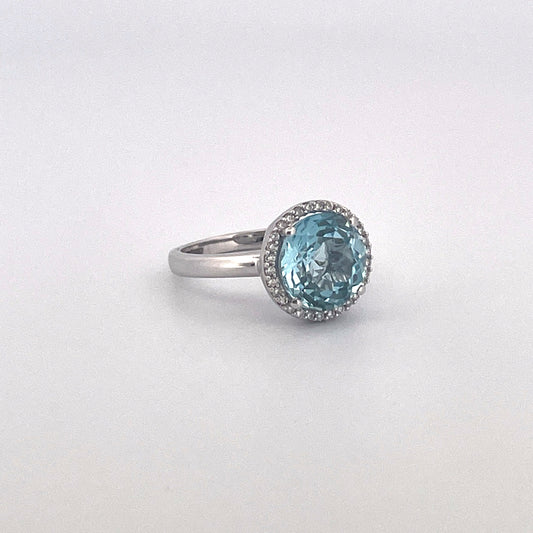 R0827 9ct White Gold Blue Topaz and Diamond cluster ring