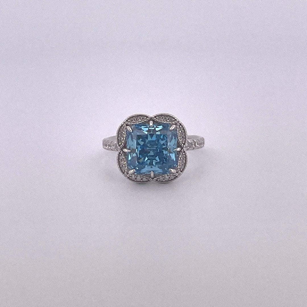R0913 Silver Blue c.z cluster
