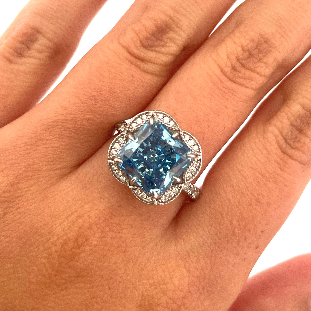 R0913 Silver Blue c.z cluster