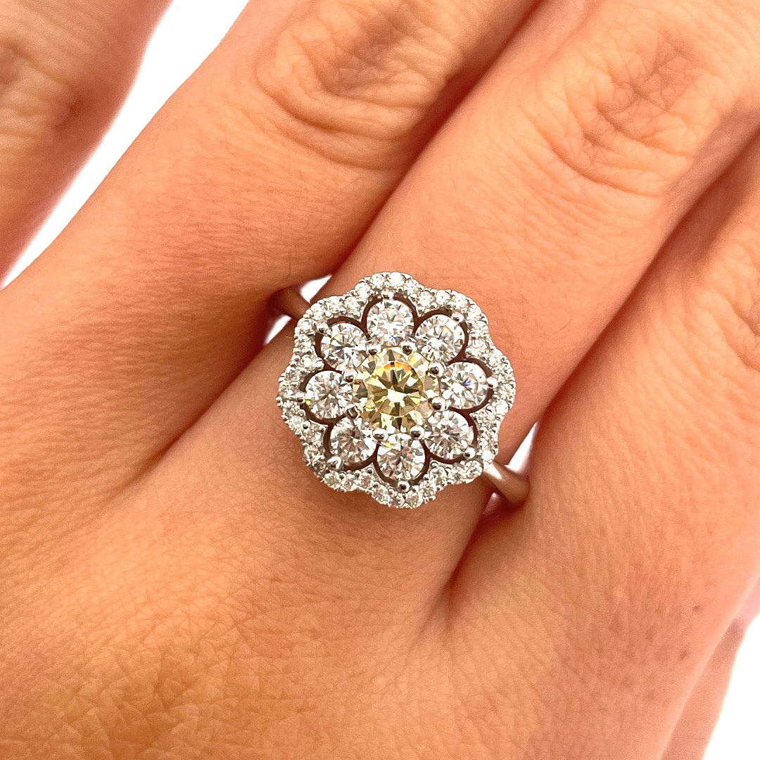 R0909 Silver pale yellow fancy cluster