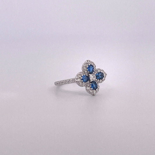 R0915 silver blue c.z clover cluster