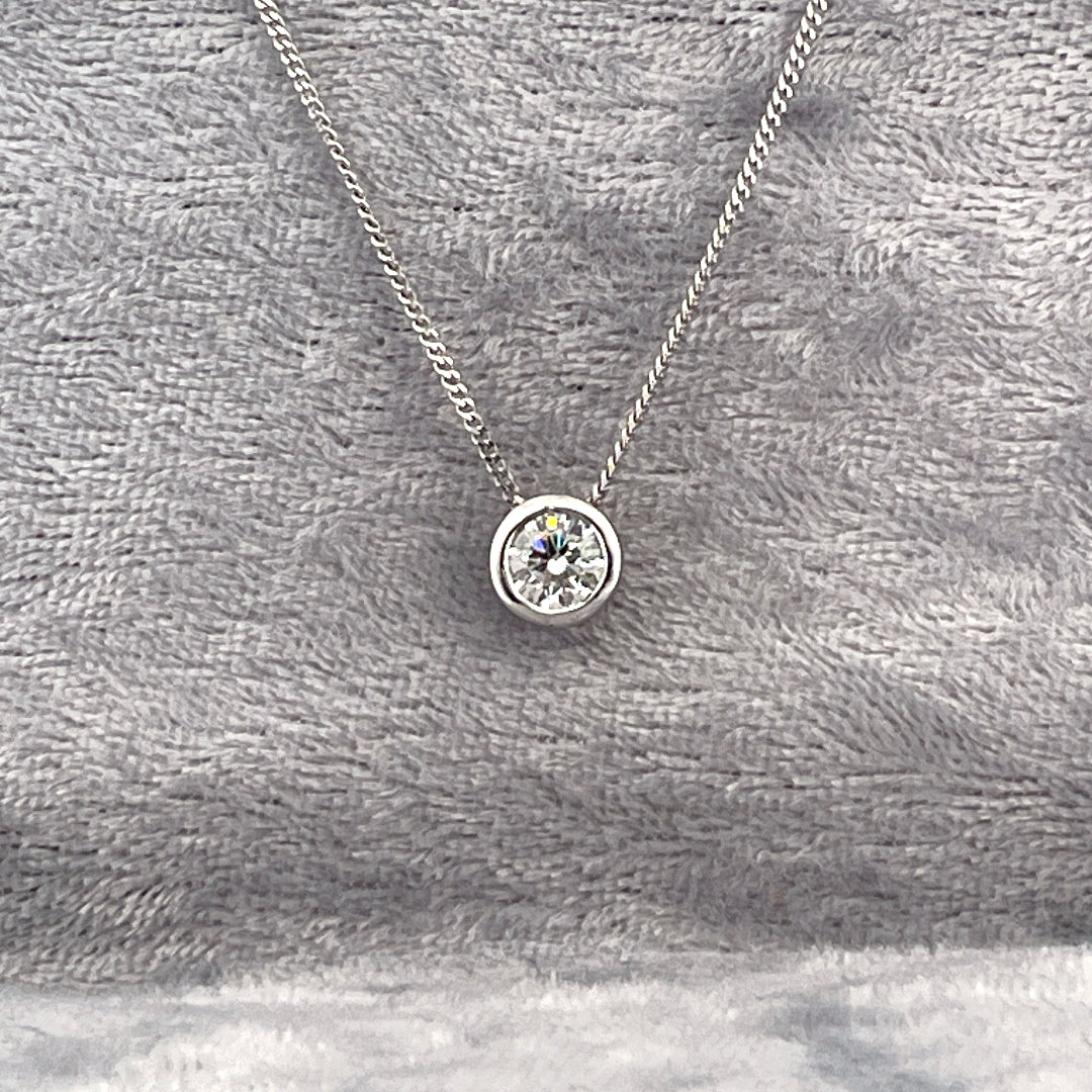 P2817 9ct White Gold Rubover set lab grown Diamond on chain