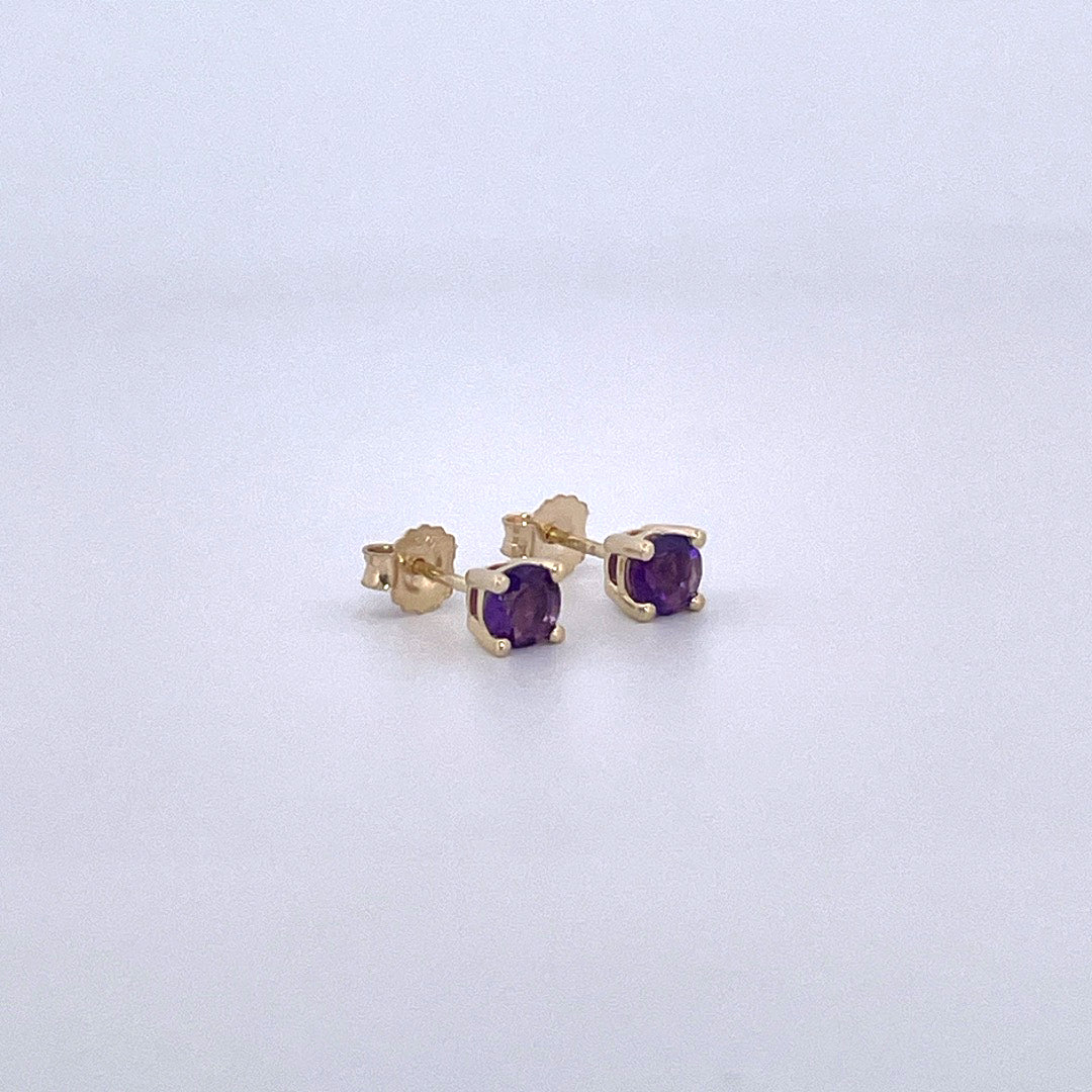 E3878 9ct gold amethyst studs