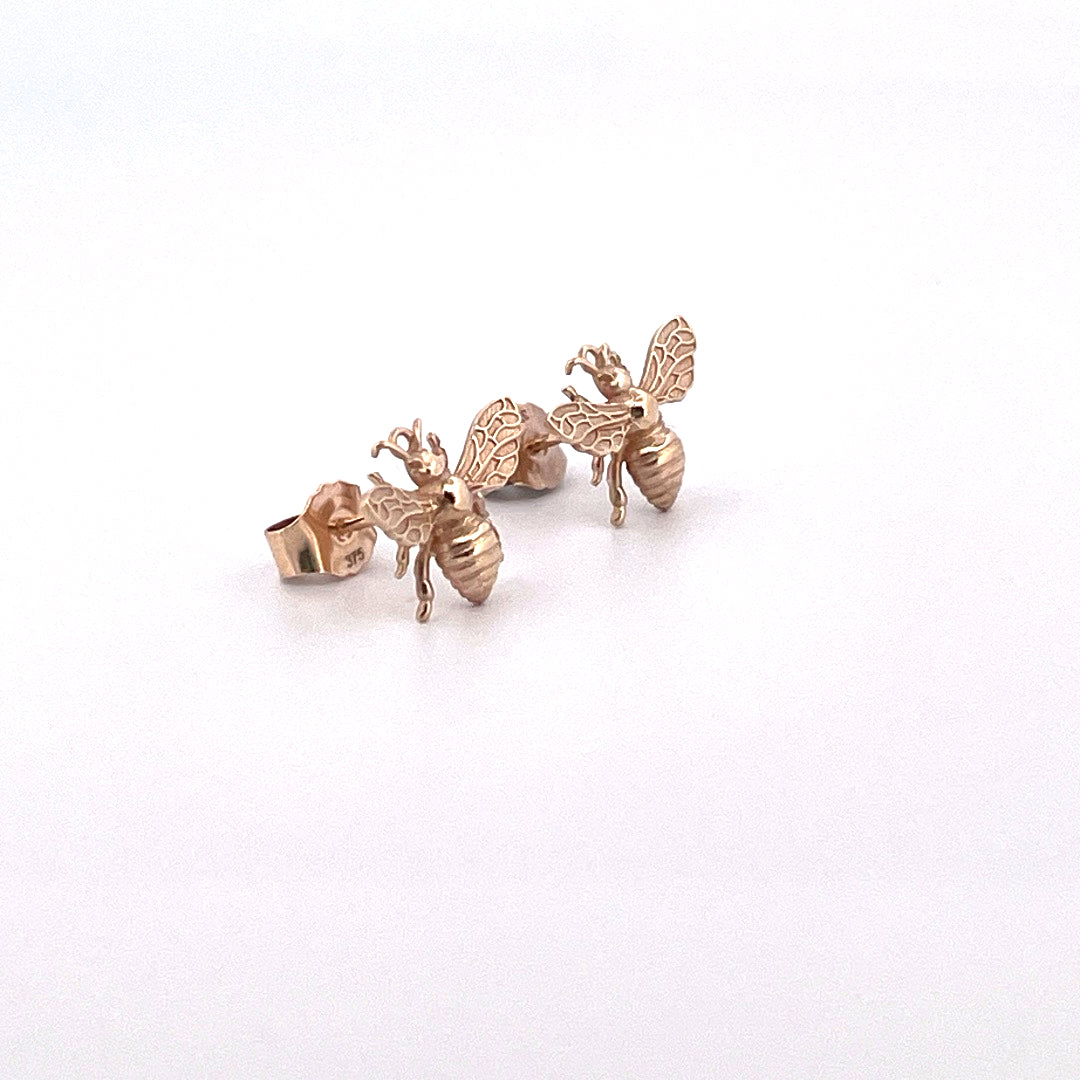 E3945 9ct Gold bee studs