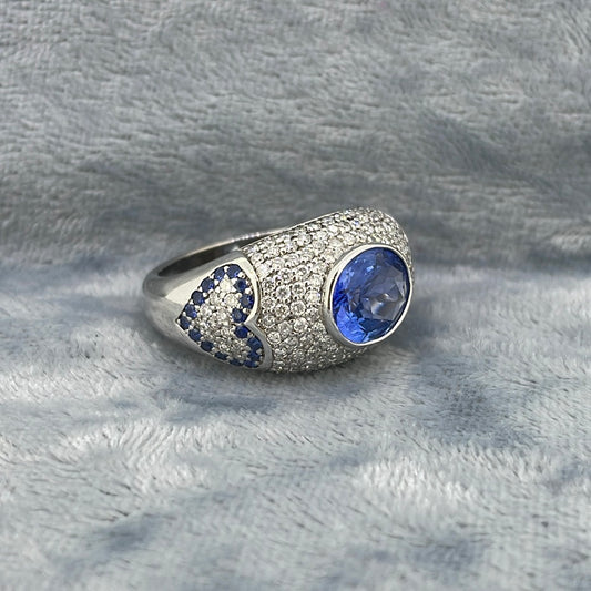 R0503 18ct Sapp/Dia Domed central 2.50ct sapp x 34 0.01ct dia x 148