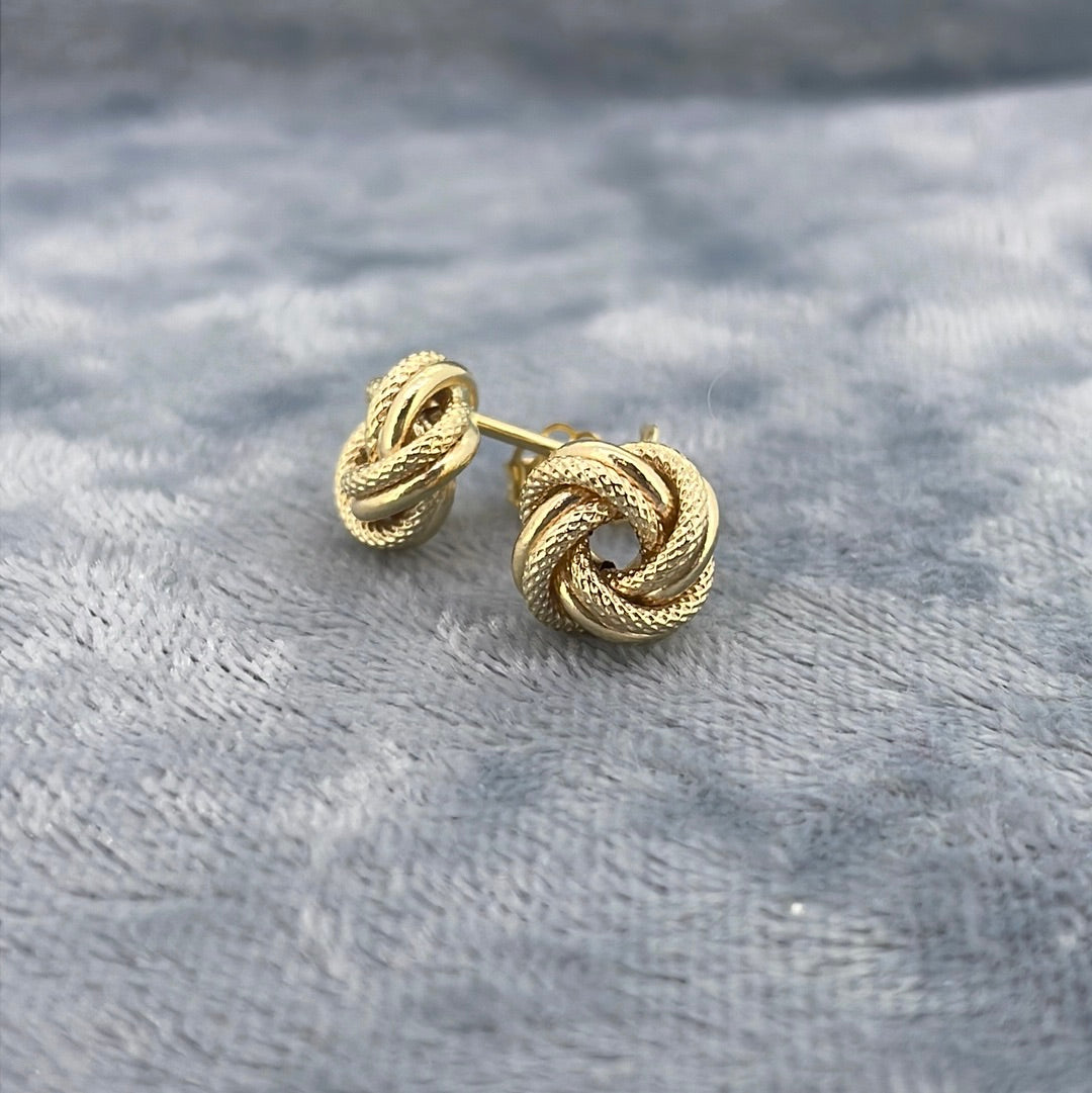 E3628 9ct Studs Textured and plain knot AP9549