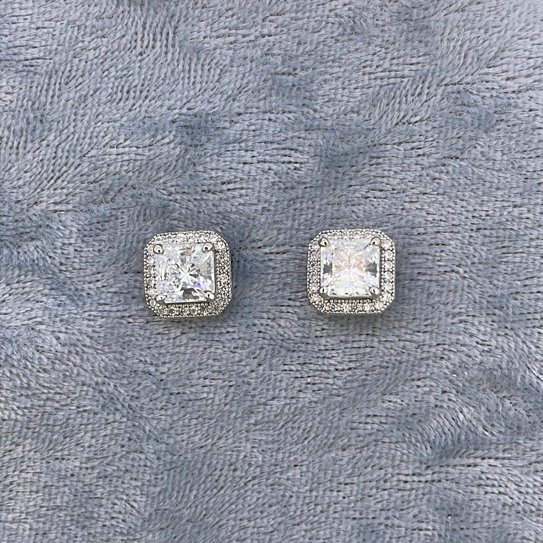 E3510 Sil Studs C.Z Princess with halo 4828