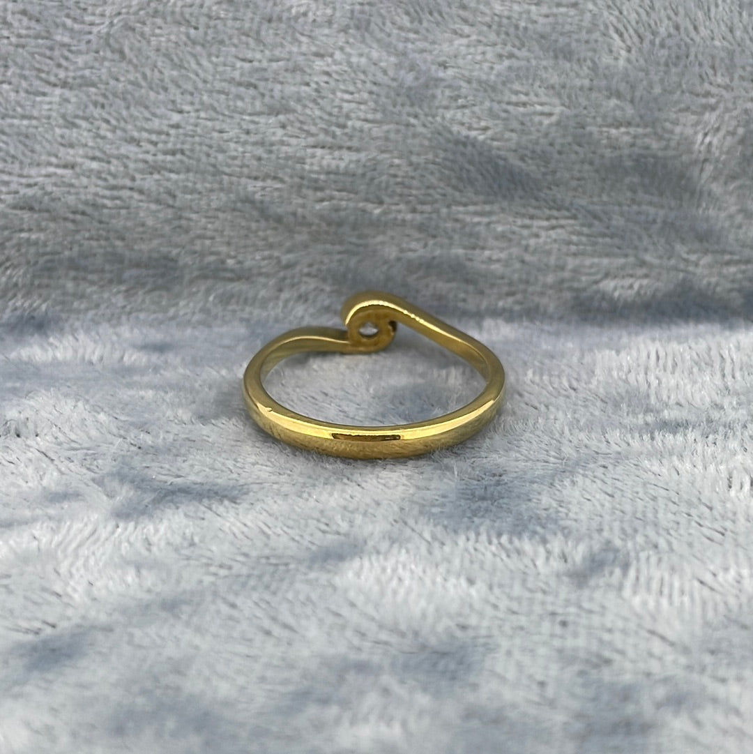 R0511 18ct Diamond Cross over single stone