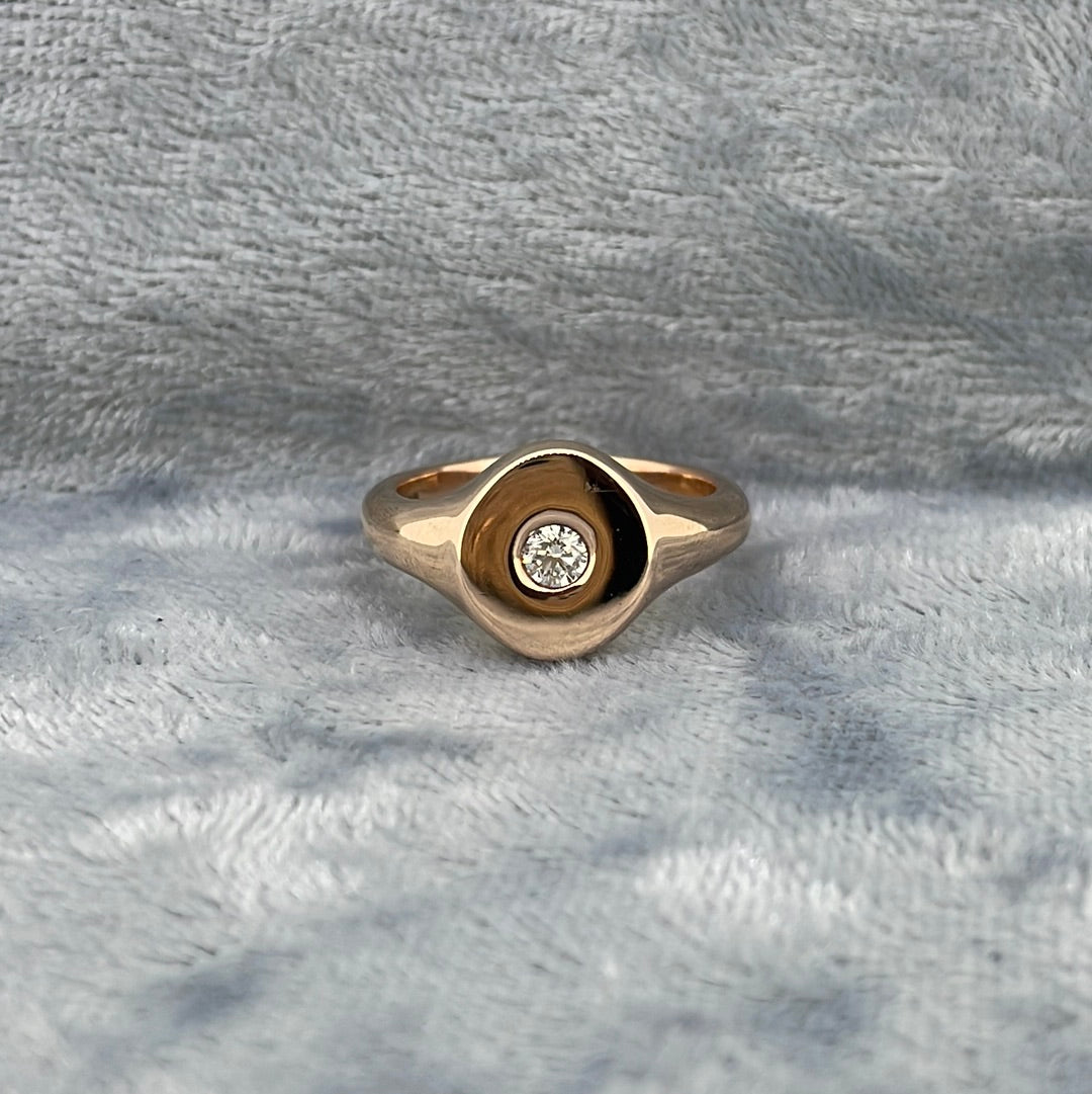 R0669 9ct Diamond Oval face rose gold S10H
