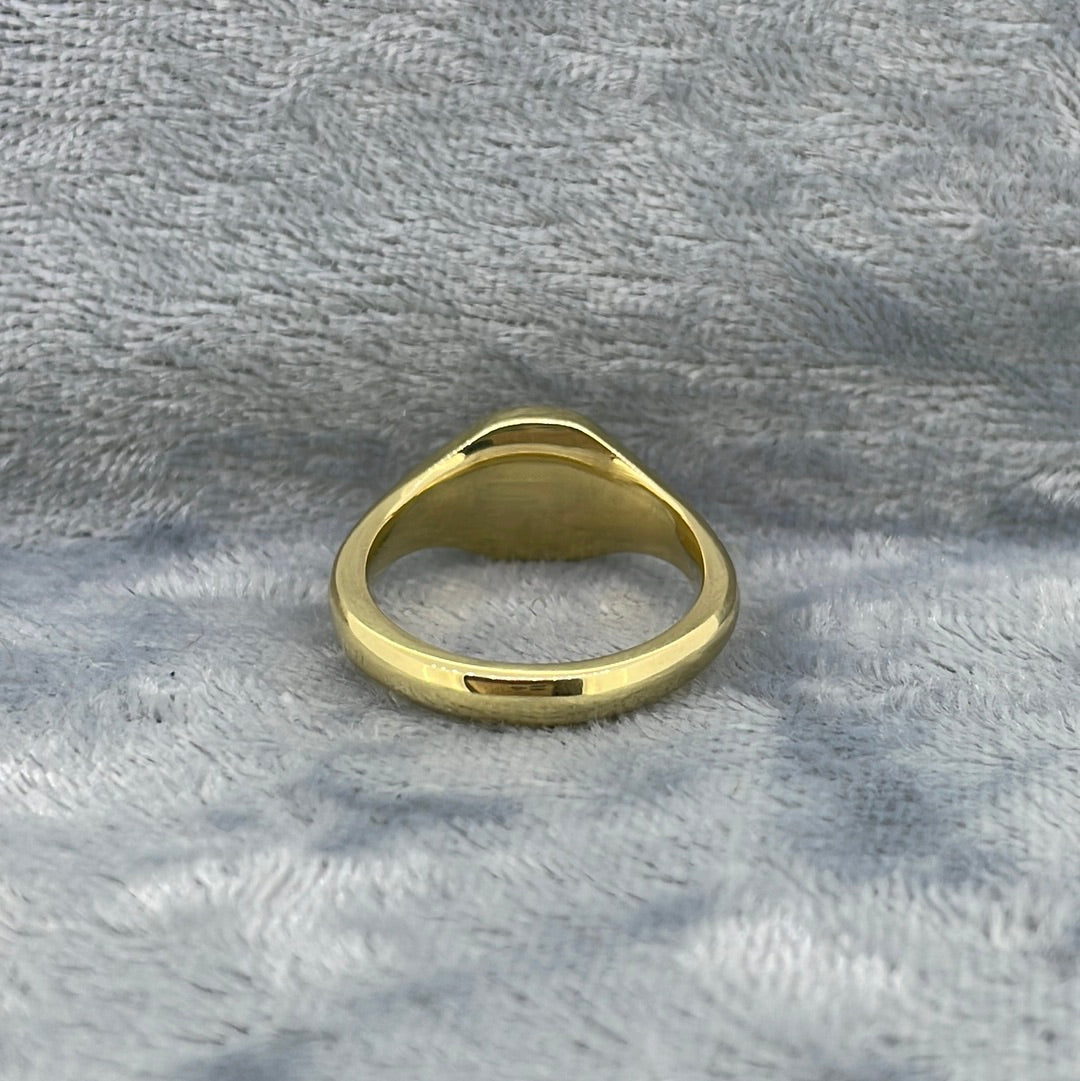 R0800 18ct Cushion faced signet ring 8x7mm FSR2