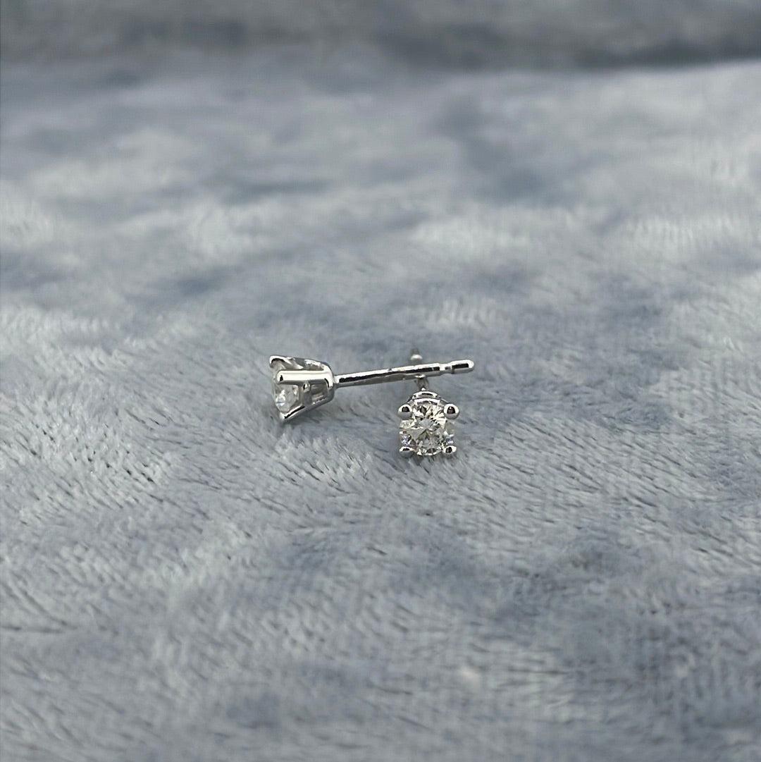 E3199 9ct Studs Diamond 0.25ct Claw set clusters E4392025