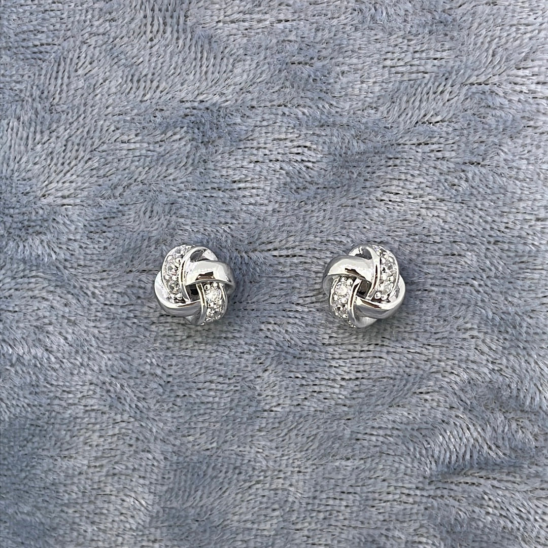 E3522 Sil Studs C.Z Small knots 5653