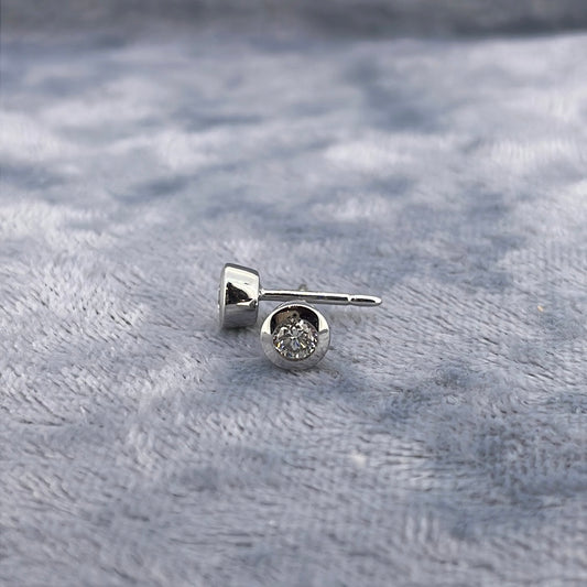 E3701 9ct Studs Diamond Bezel set white gold 0.25ct