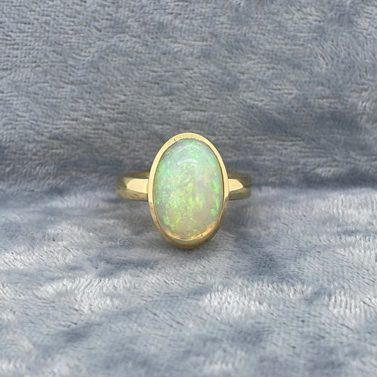 R0799 18ct Opal Ethiopian opal oval rubover 5.22ct 1270704753
