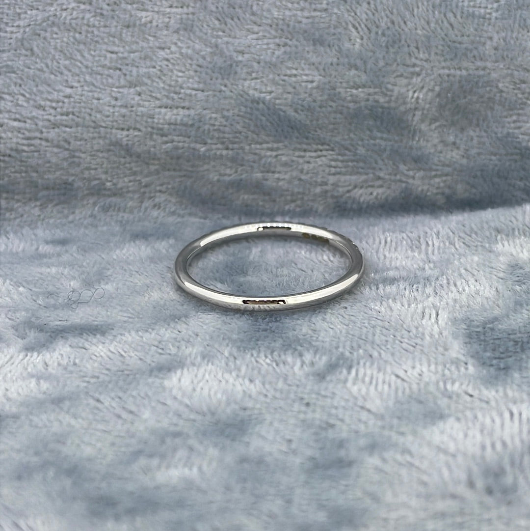 R0729 18ct Diamond 0.16 Delicate claw set half hoop white R285AD1/B18W