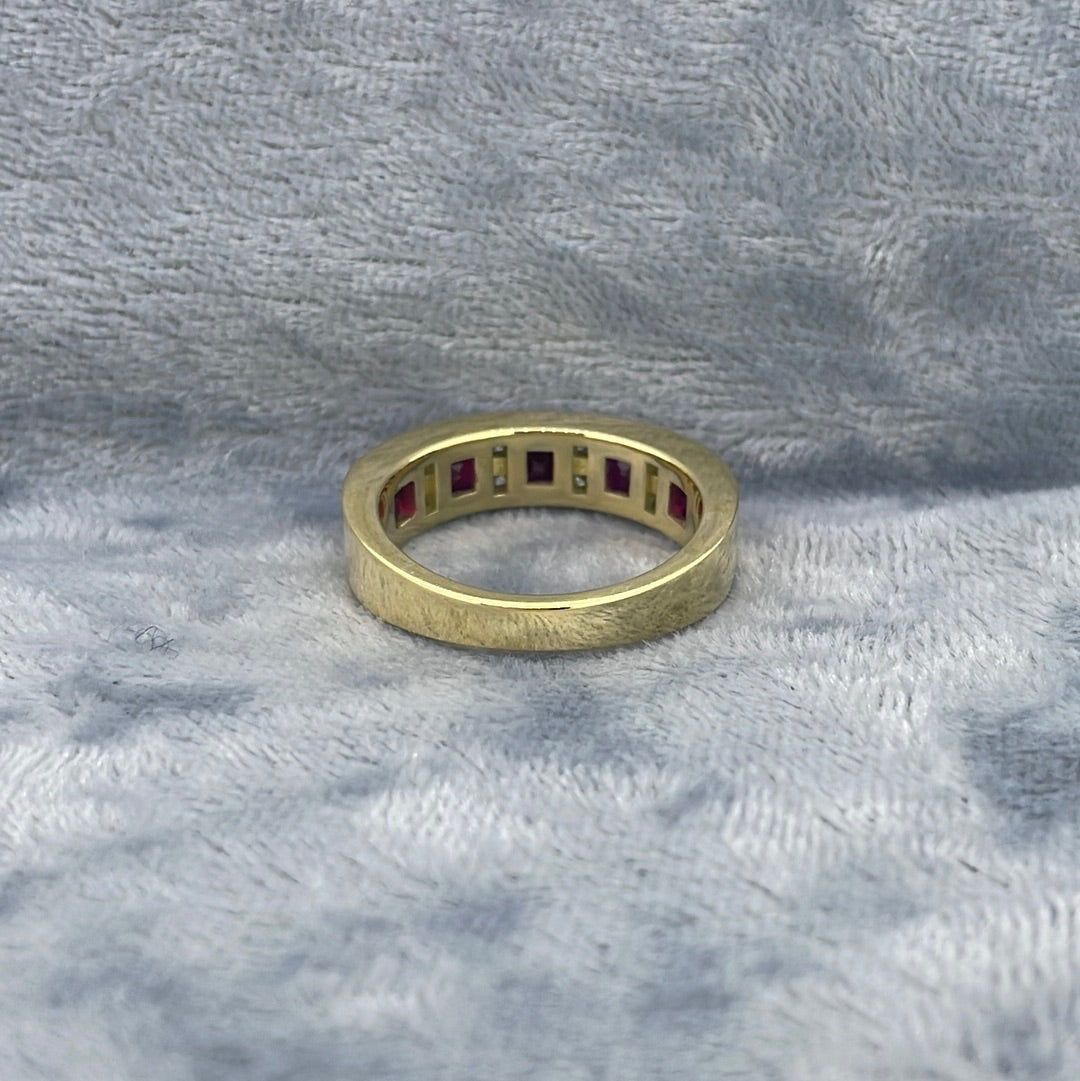 R0817 18ct Ruby and Diamond 4mm Burma Rubyx5 2.02ct 2mm diax8 0.44ct