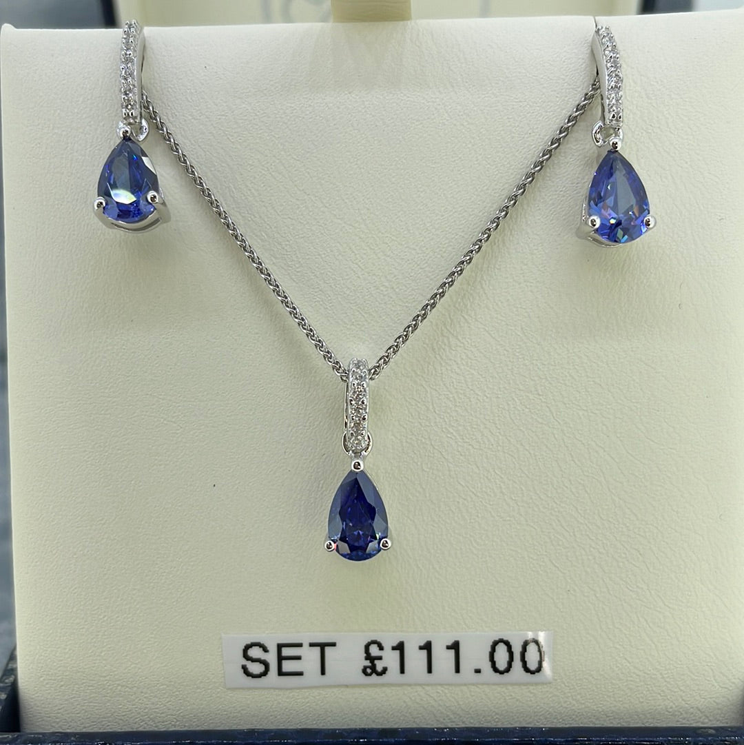 P2574 Sil Tanz c.z Pear shaped with c.z bar bail 6243