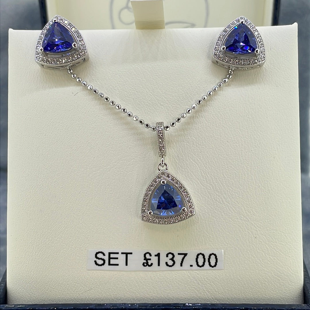 P2575 Sil Tanz c.z Triangular with c.z halo 6248