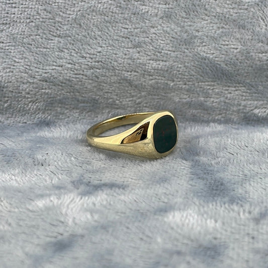 R0676 9ct Bloodstone Square cushion signet ring
