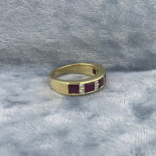 R0817 18ct Ruby and Diamond 4mm Burma Rubyx5 2.02ct 2mm diax8 0.44ct