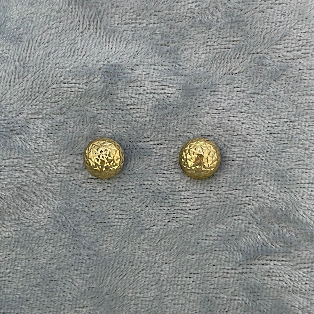E2608 9ct Studs Round domed dia cut 1212