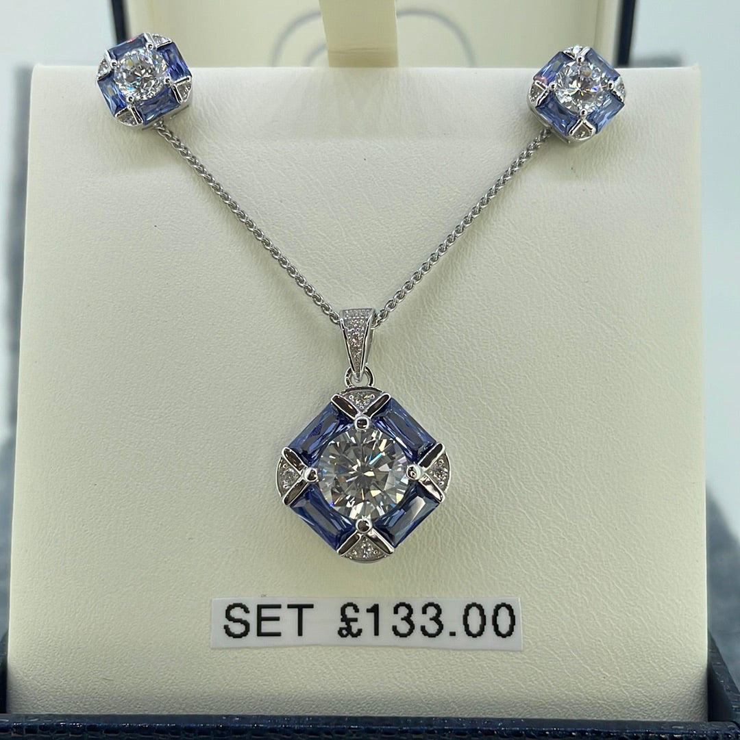 P2573 Sil Tanz c.z Cluster with baguette tanz surround 6937