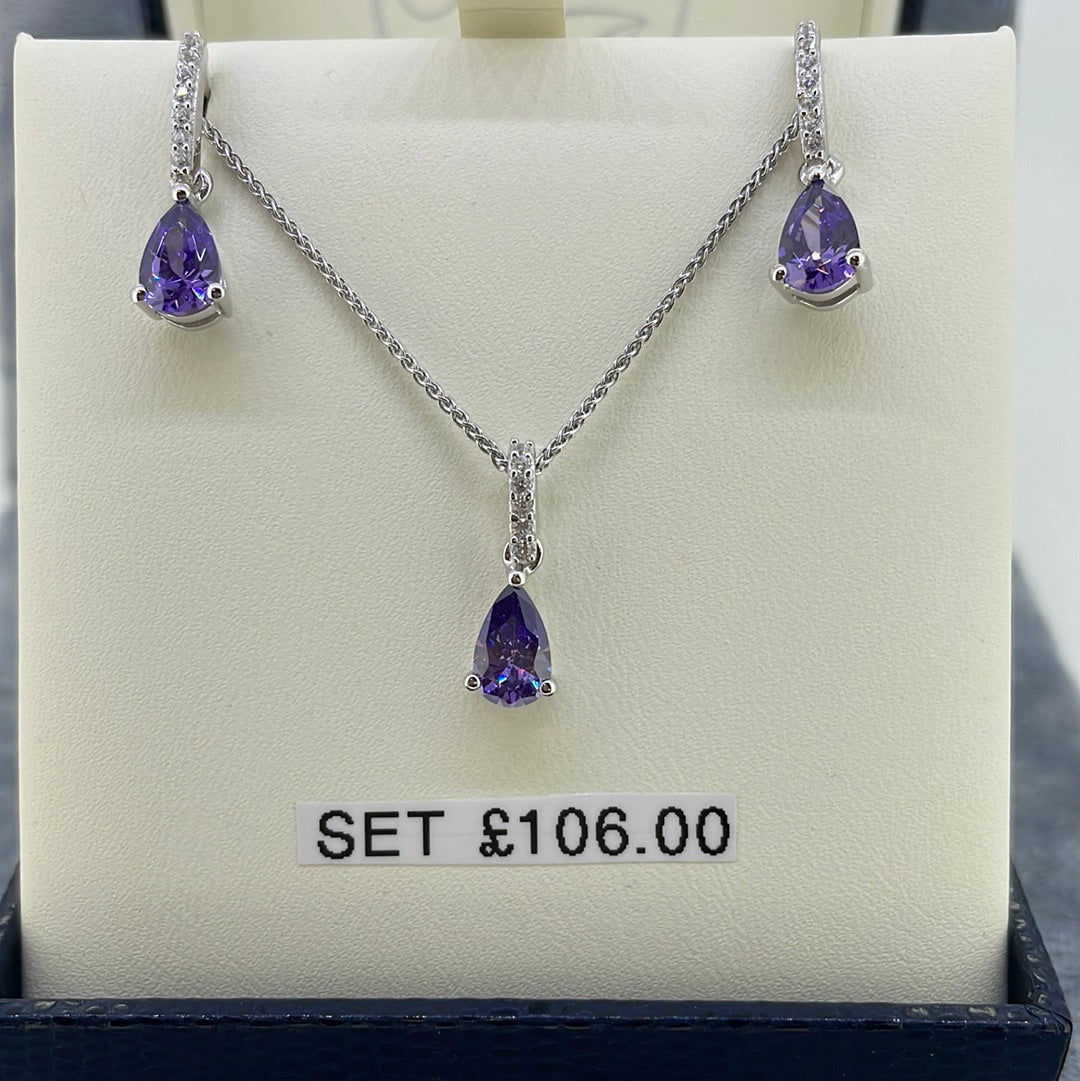 P2555 Sil Ameth C.Z Pear shaped with c.z bar bail 6243