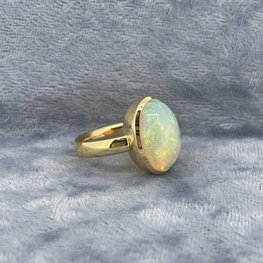 R0799 18ct Opal Ethiopian opal oval rubover 5.22ct 1270704753