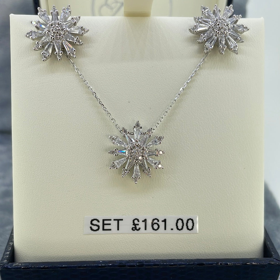 P2529 Sil C.Z Star pend on chain 6925