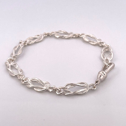 B1153 Silver interlinking loop bracelet