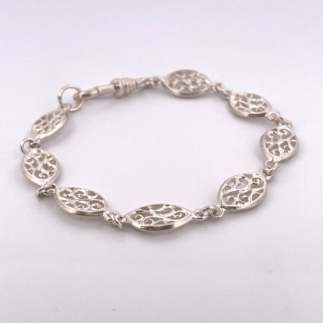 B1102 Silver marquise shape link bracelet