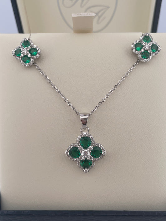 P2799 E4138 Silver green clover