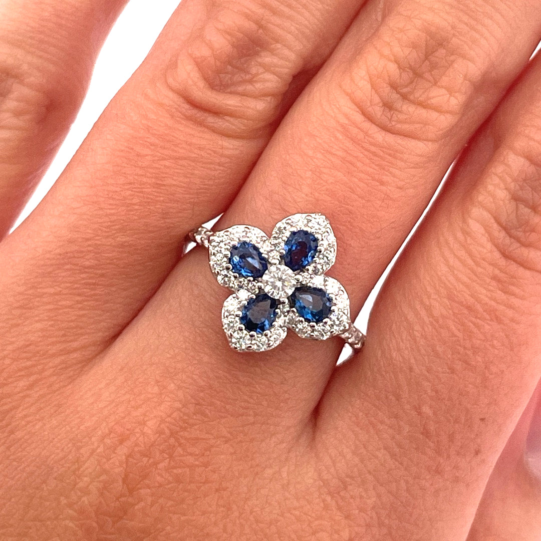 R0915 silver blue c.z clover cluster