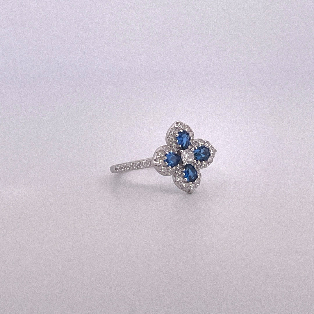 R0915 silver blue c.z clover cluster