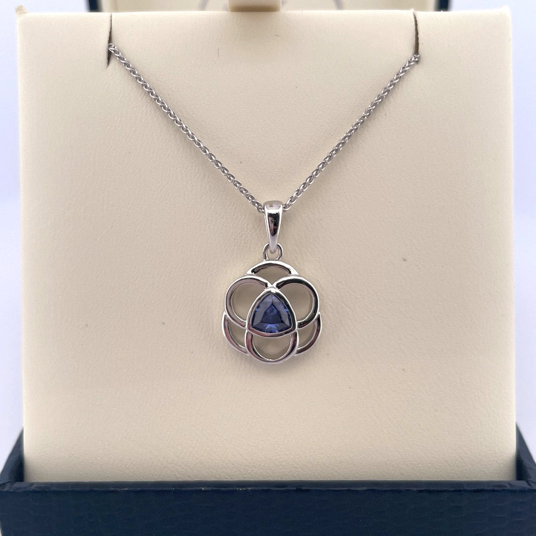 P2815 Silver blue c.z Celtic knot