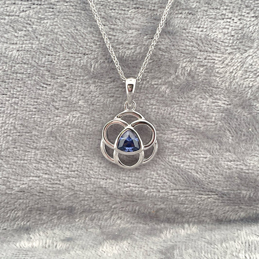 P2815 Silver blue c.z Celtic knot