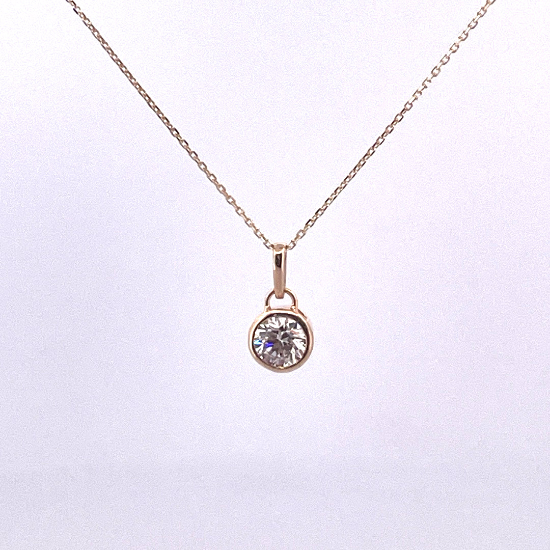 P2818 9ct gold Rubover lab grown diamond pendant