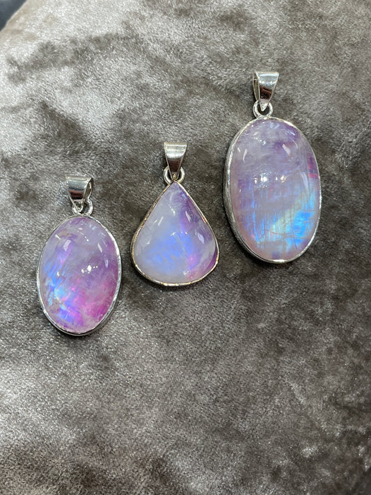 P2841 Silver Pink Moonstone
