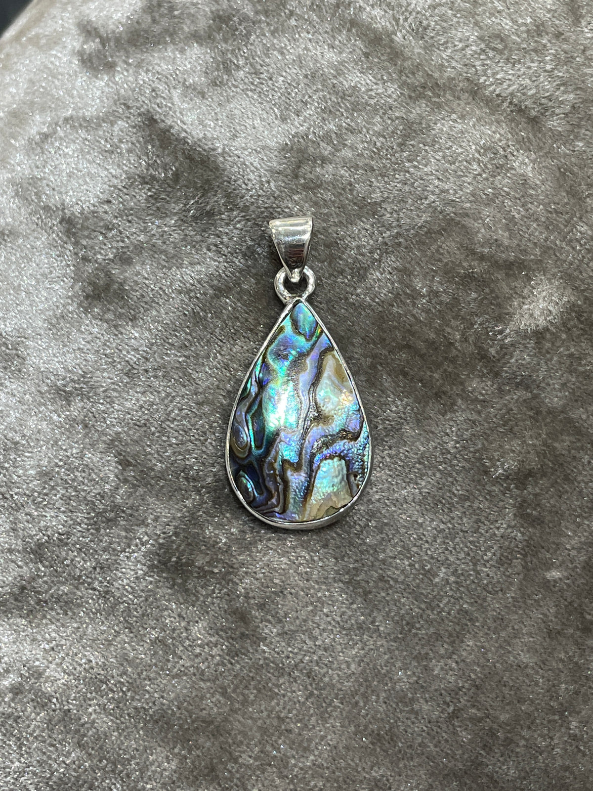P2842 Silver Paua shell pendant