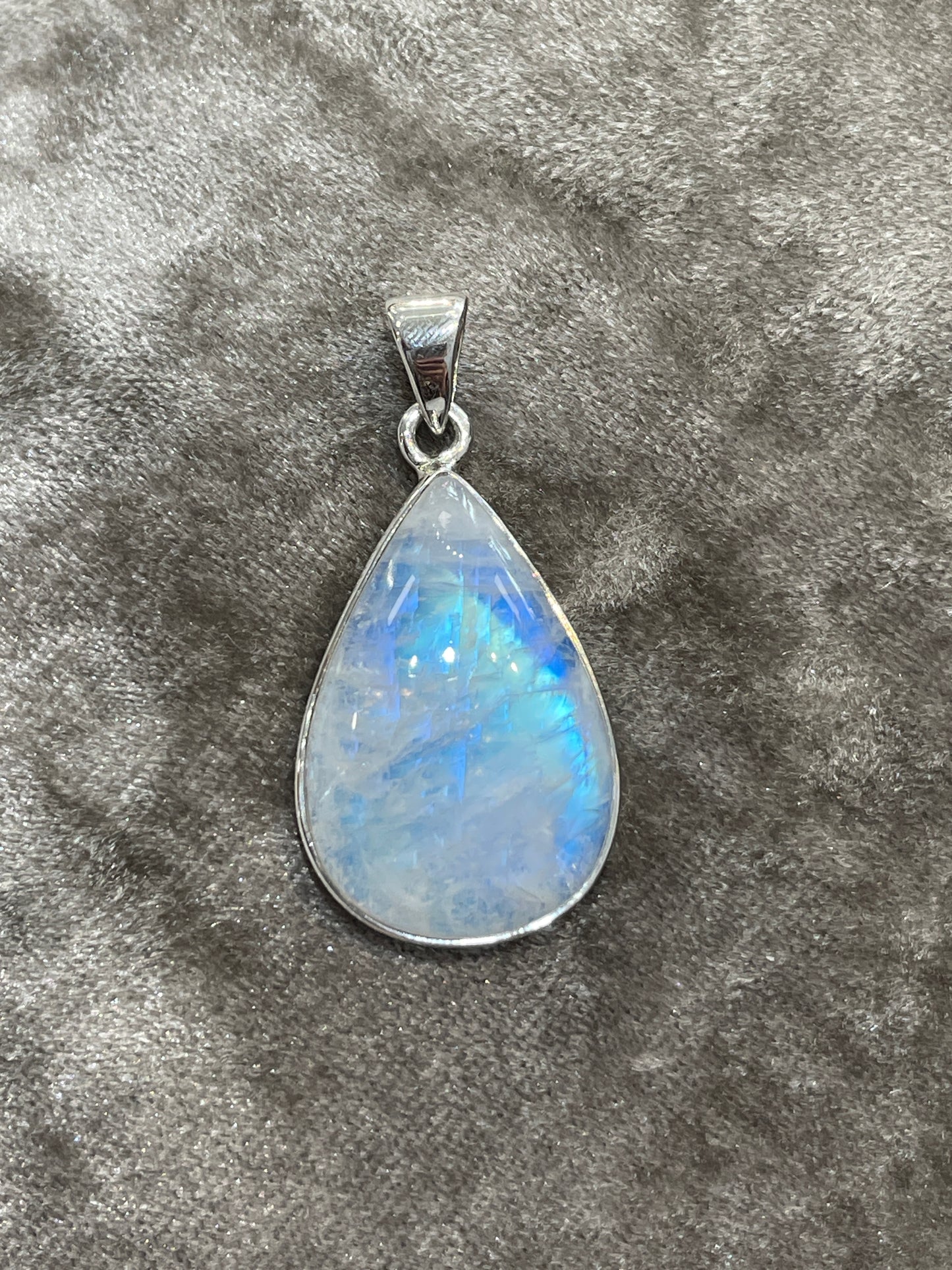 P2840 Blue Moonstone pendant