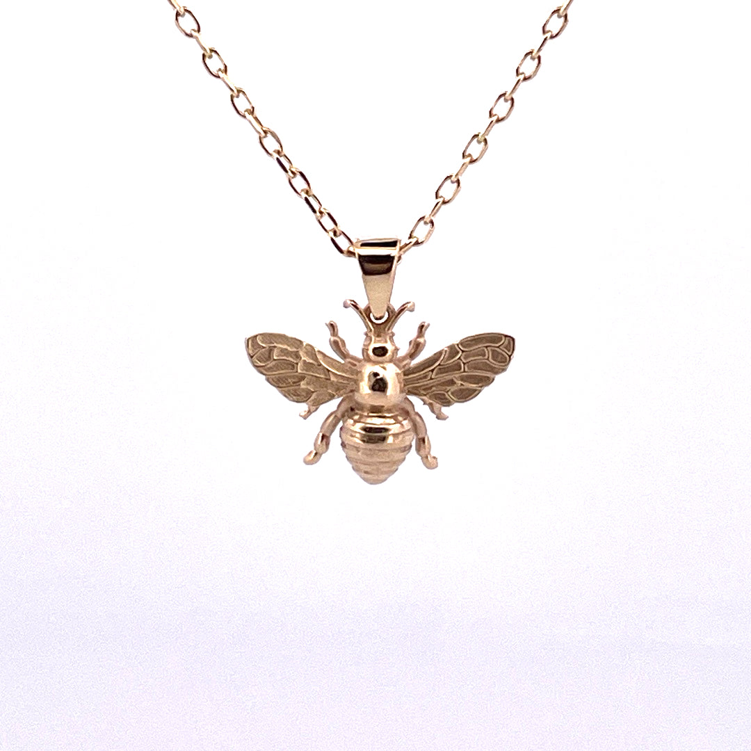 P2681 9ct gold bee pendant