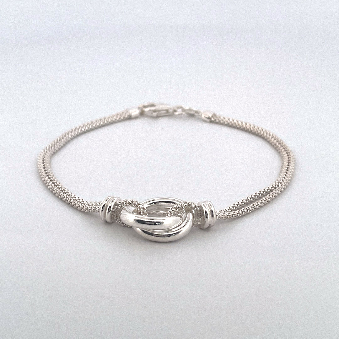 B1174 Silver interlocking circles