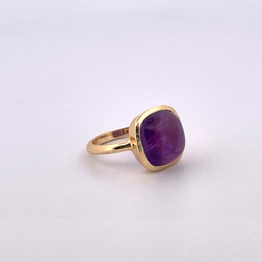 R0802 Gilt Multi Cushion shaped single stone NER2285