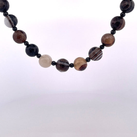 PB320 Agate 18" Brown banded faceted beads