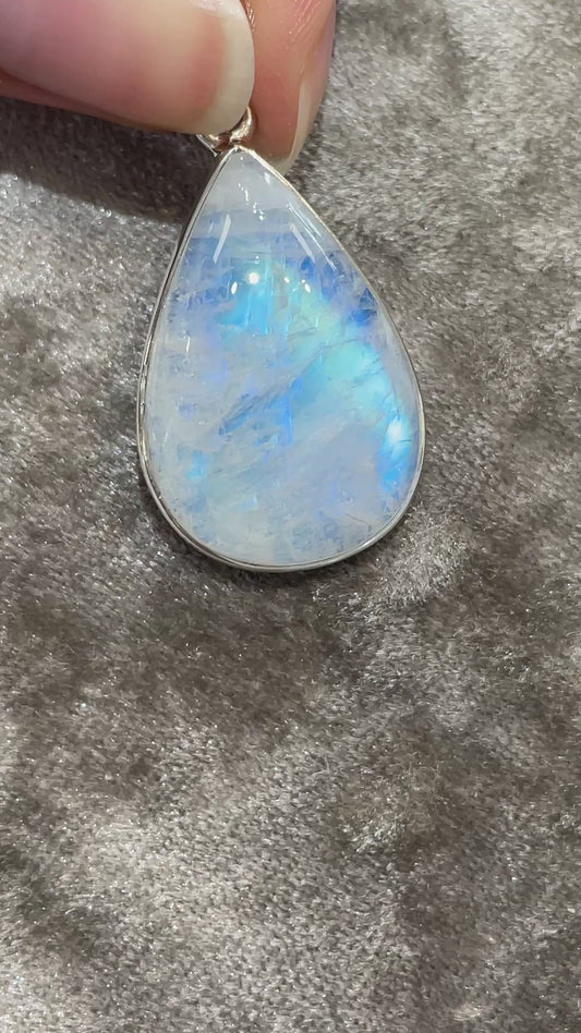 P2840 Blue Moonstone pendant