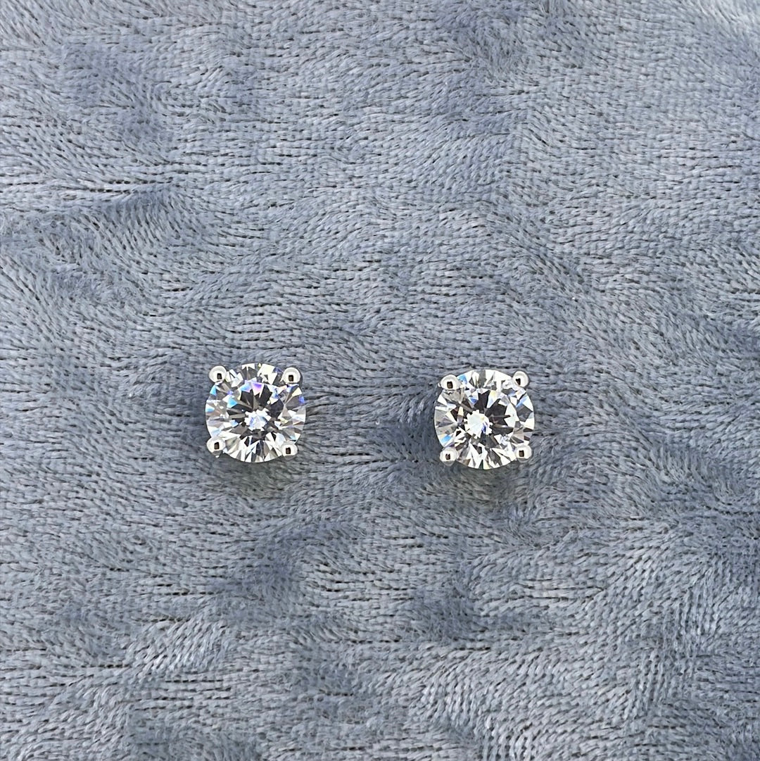 E3519 Sil Studs C.Z 8mm claw set 48638