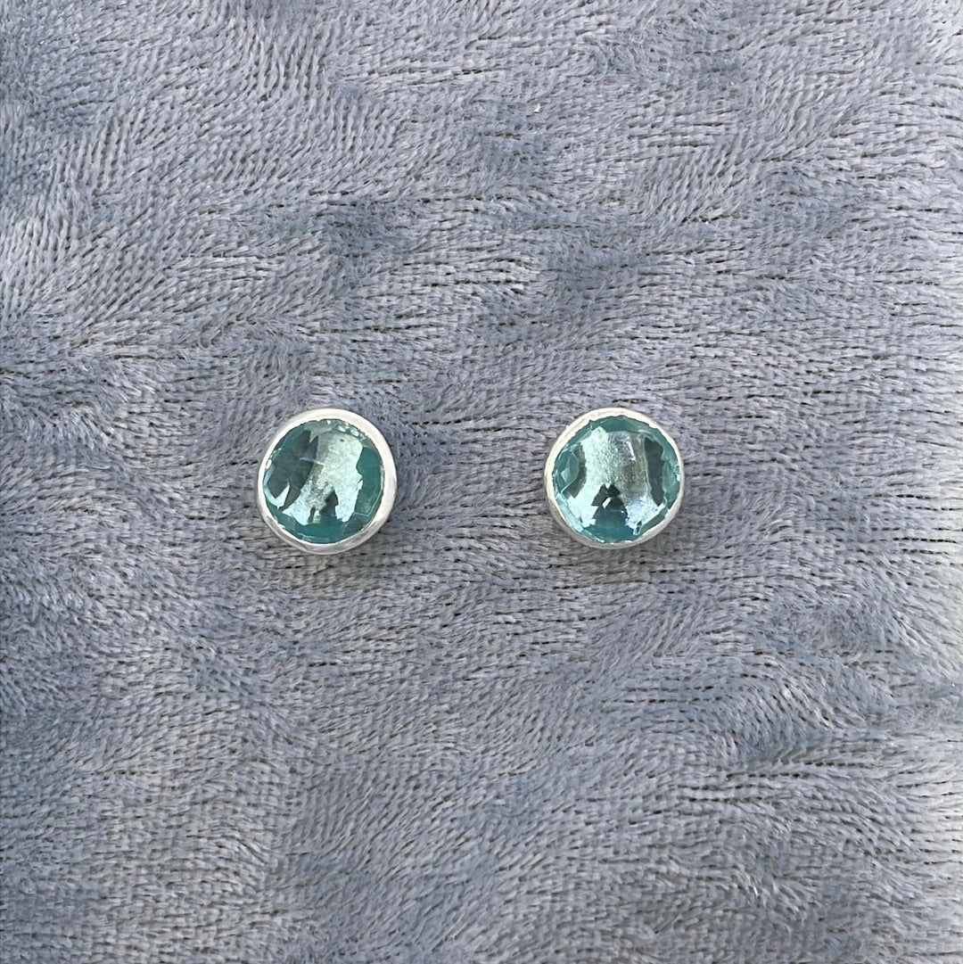 E3687 Sil Studs Multi S/S facetd rub over collet set ER2285