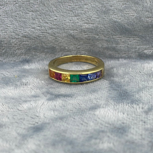 R0741 18ct Sapphires Yellow Gold channel set princess with ruby