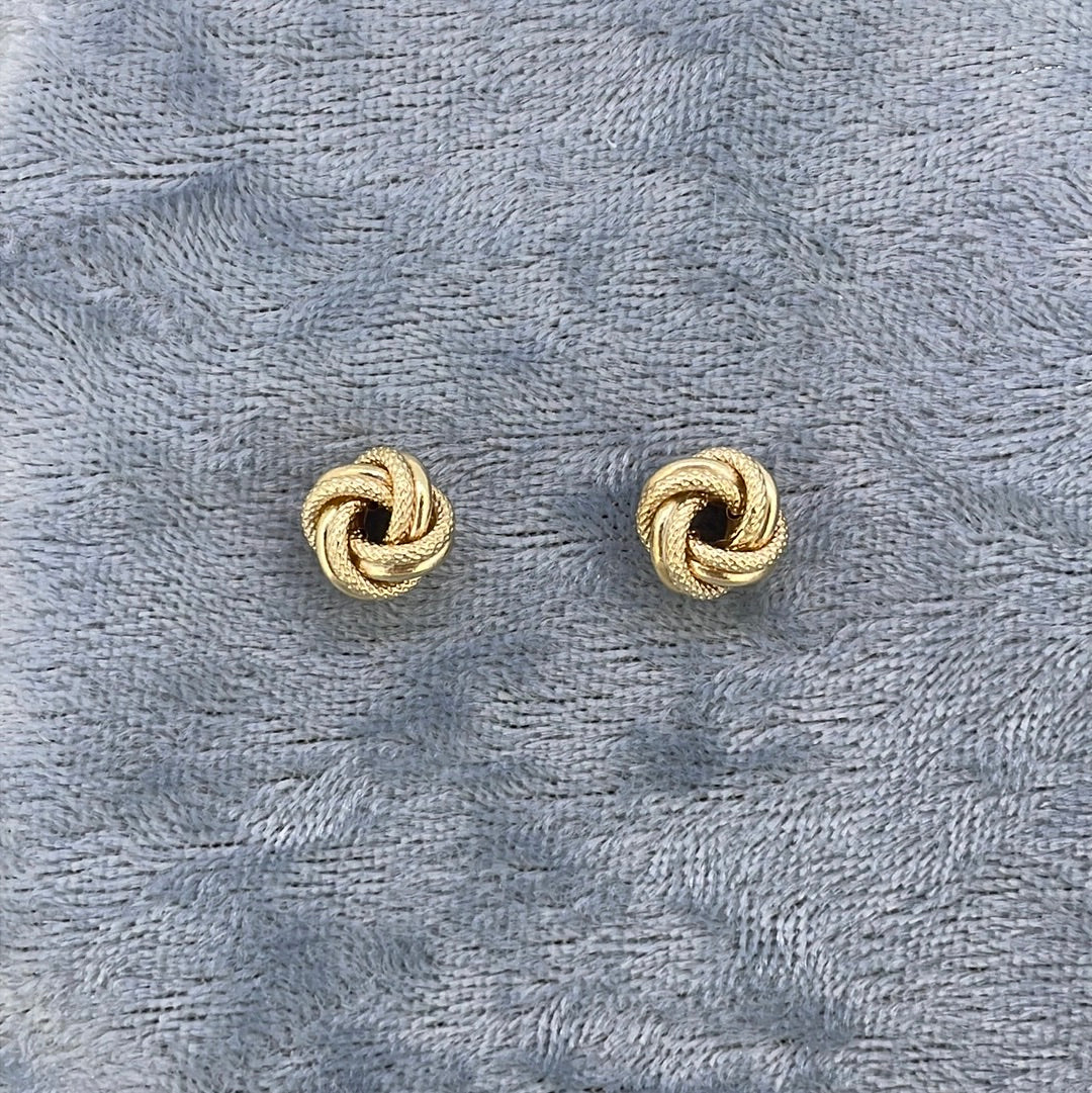 E3628 9ct Studs  Textured and plain knot AP9549