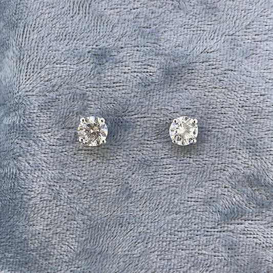 E3647 Sil Studs C.Z 6mm claw set 4863